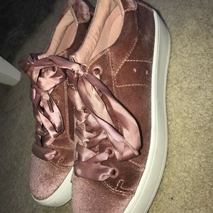 Steve Madden Shoes - Pink velvet Steve madden shoes Steve Madden Shoes - Pink velvet Steve madden shoes